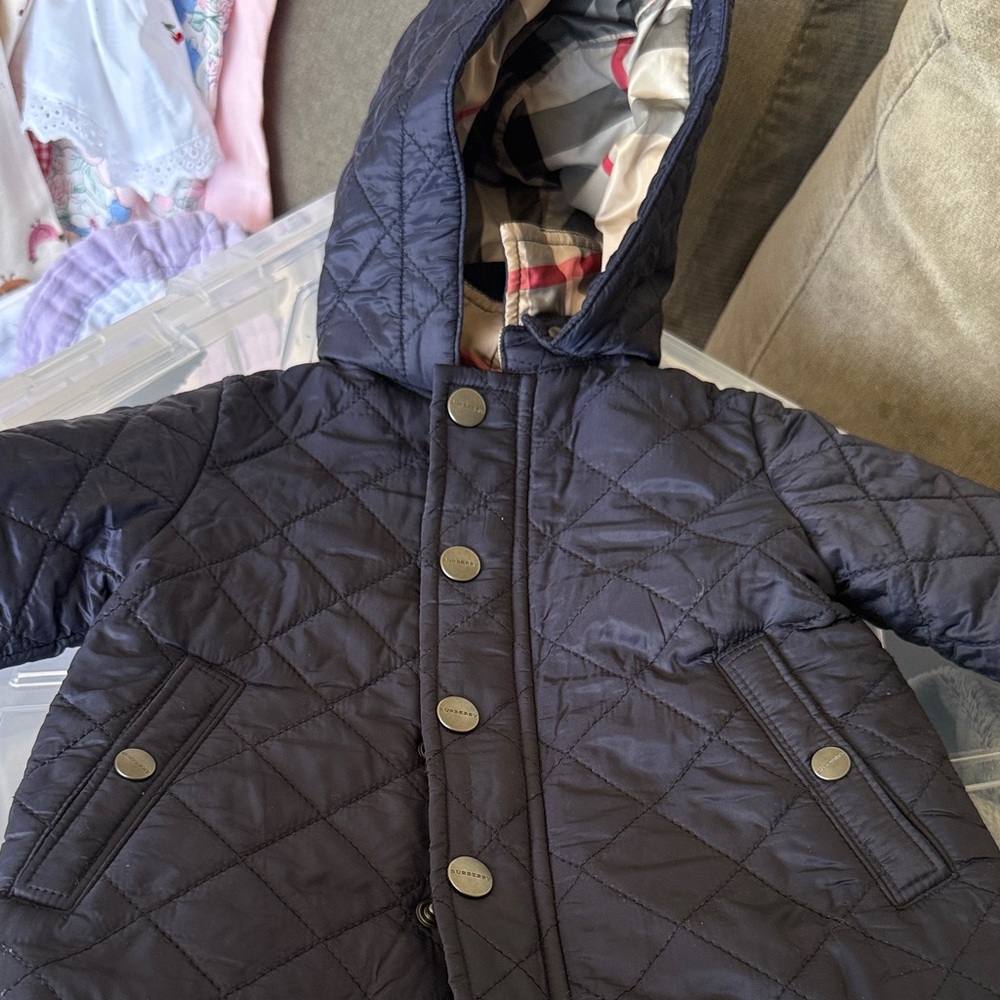 Burberry Quilted Hooded Jacket in Dark Navy with Beige Check Lining
